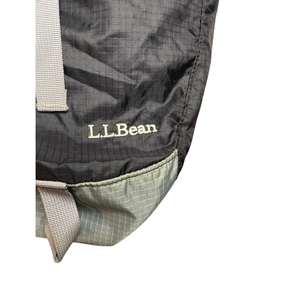 L. L. Bean Ultralight Day Pack Stowaway Gray Black Cinch Top Backpack Buckle Zip - Picture 2 of 7